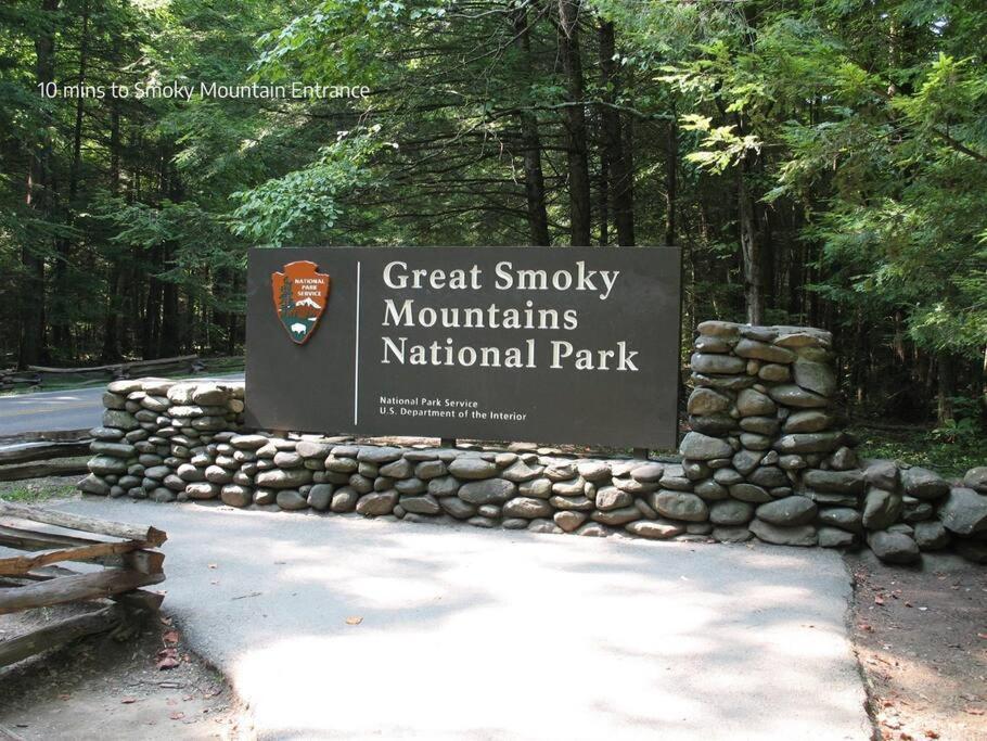 Secluded Mtn View New! 10 Mins To Gatlinburg Or Park Villa Buitenkant foto